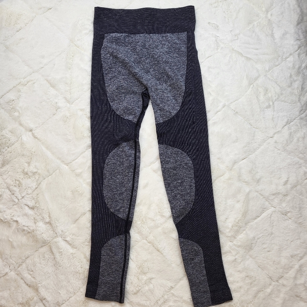 women’s gray black pantalon Leggings perfect condition size large